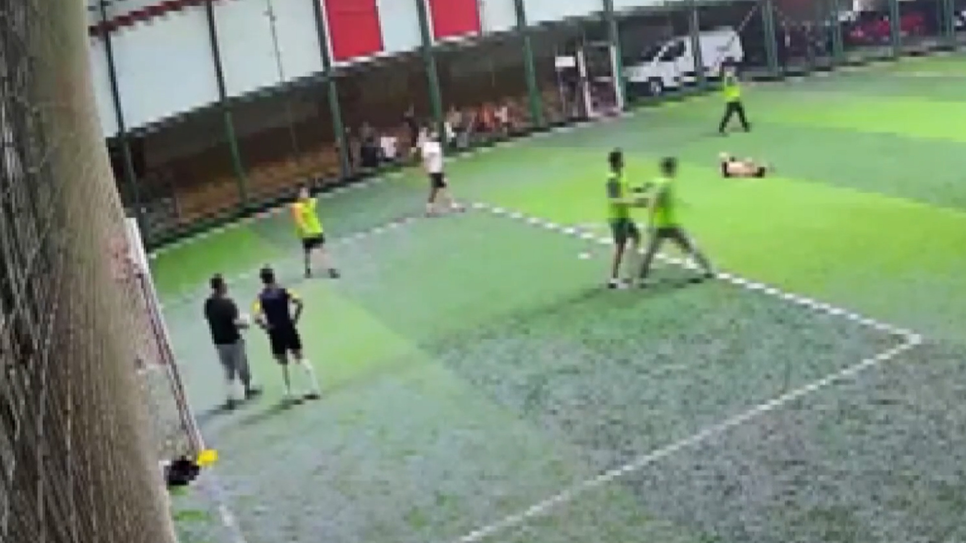 Young man falls ill during a futsal match in Avcilar, Turkey, Aug. 15, 2026. He later died in the hospital. Note: Photo is a screenshot from a video. (Newsflash/NX)